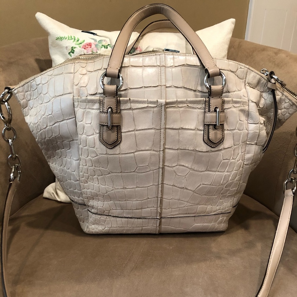Authentic Chelsea Coach bag - Picture 2 of 4